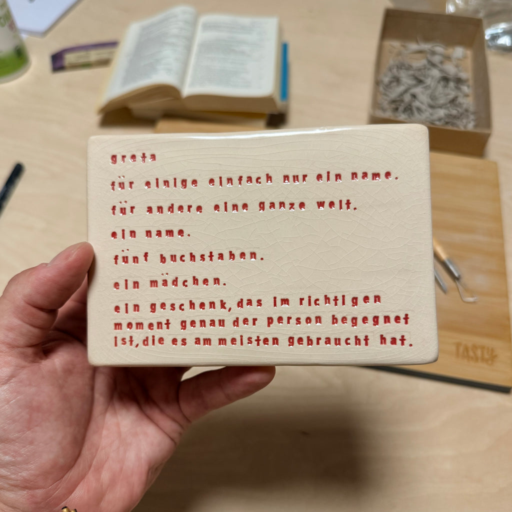 Phili-Tafel – handgestempelte Einzelarbeit mit individuellem Text